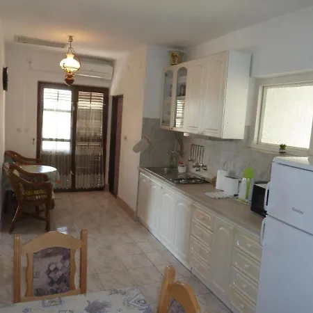 Gaj - Gaj Apartment *